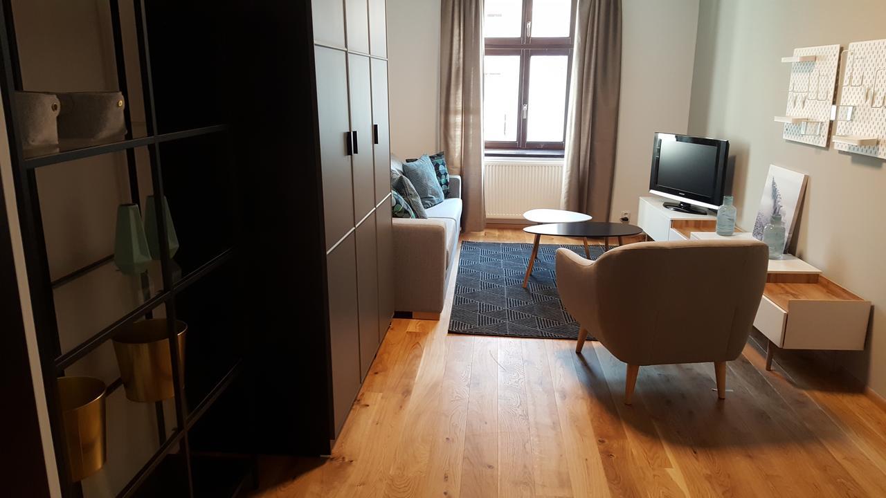 The Gusto Apartman โคมูตอฟ ภายนอก รูปภาพ
