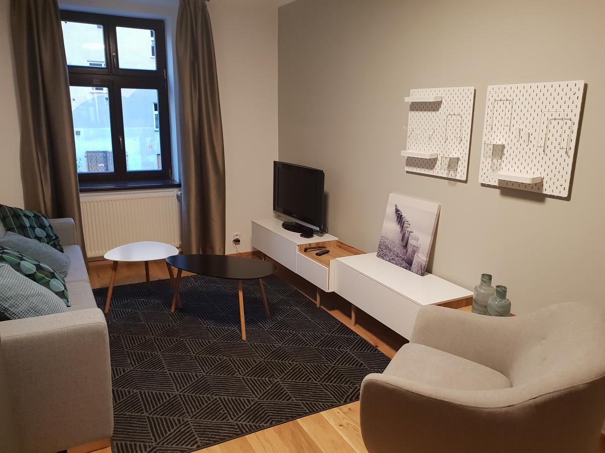 The Gusto Apartman โคมูตอฟ ภายนอก รูปภาพ