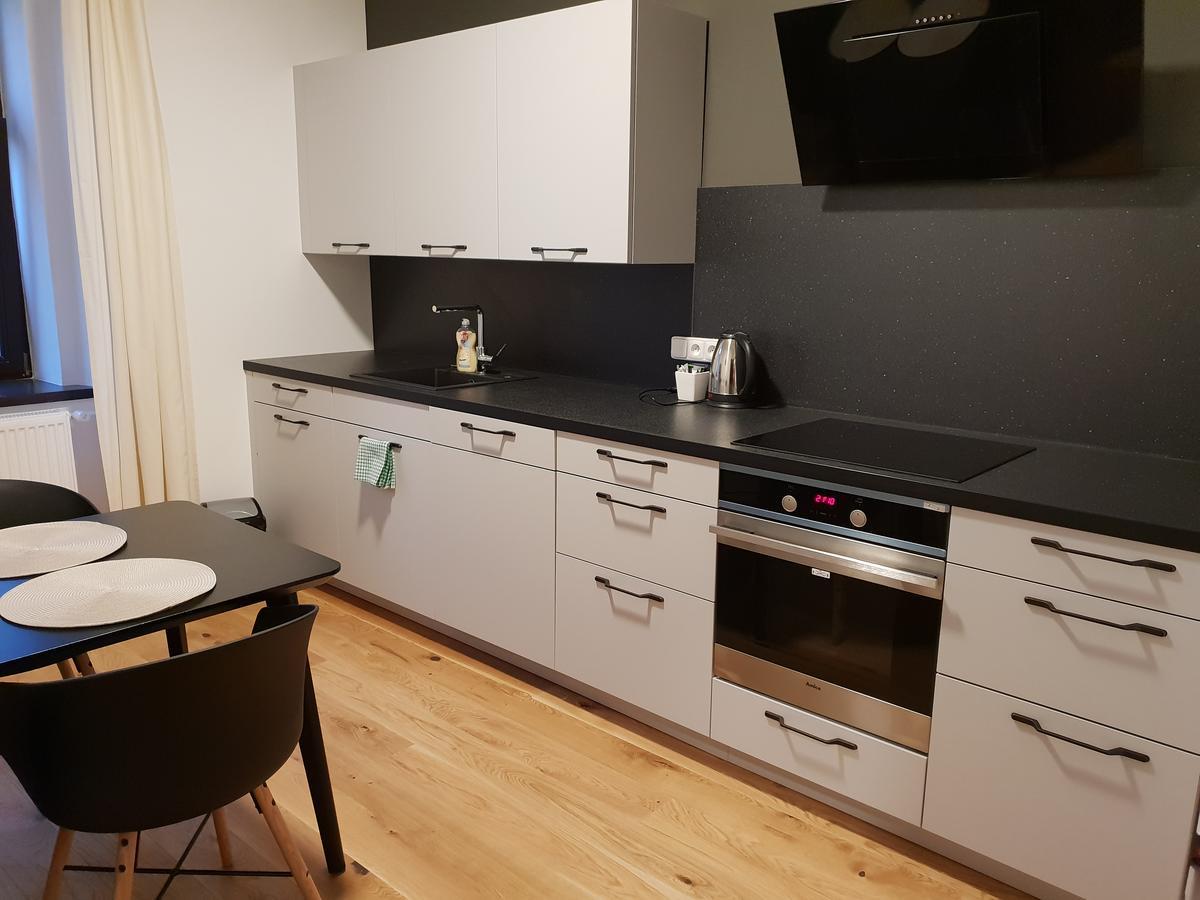 The Gusto Apartman โคมูตอฟ ภายนอก รูปภาพ