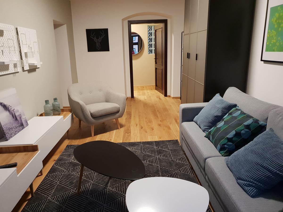 The Gusto Apartman โคมูตอฟ ภายนอก รูปภาพ